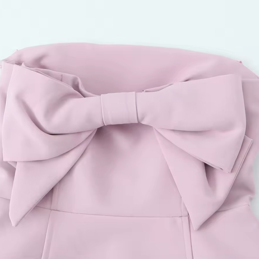 Trägerloses Kleid mit Schleife