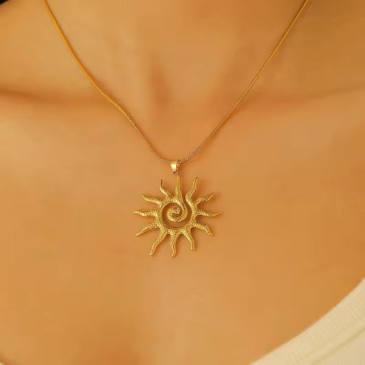 Kette mit Sonnenanhänger